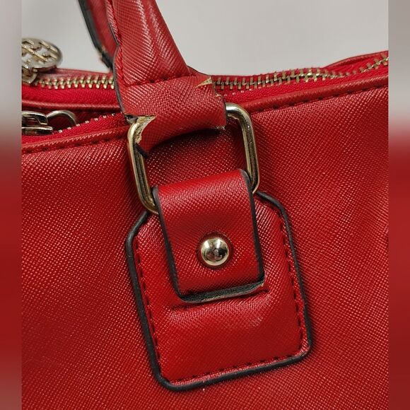 Red Handbag Purse W/ Gold Medallion - Picture 10 of 16
